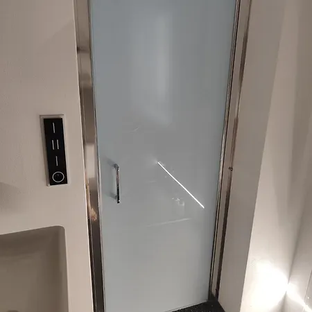 Big Windows 아파트 *